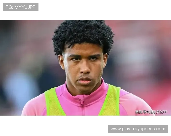 巴尔博萨租借回归桑托斯，29岁前锋三度携手老东家